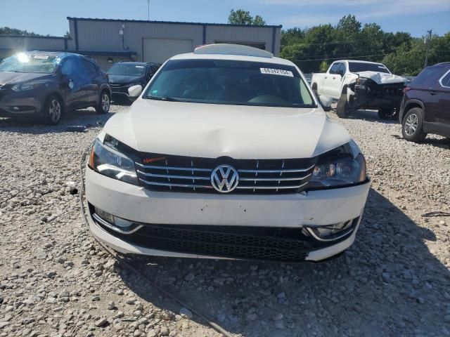 2012 Volkswagen Passat SEL