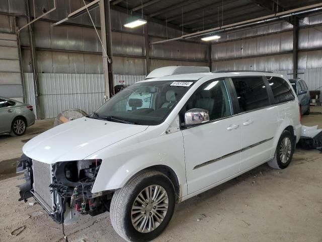 2015 Chrysler Town & Country Touring L