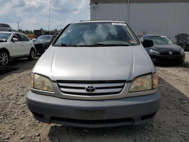 2001 Toyota Sienna LE