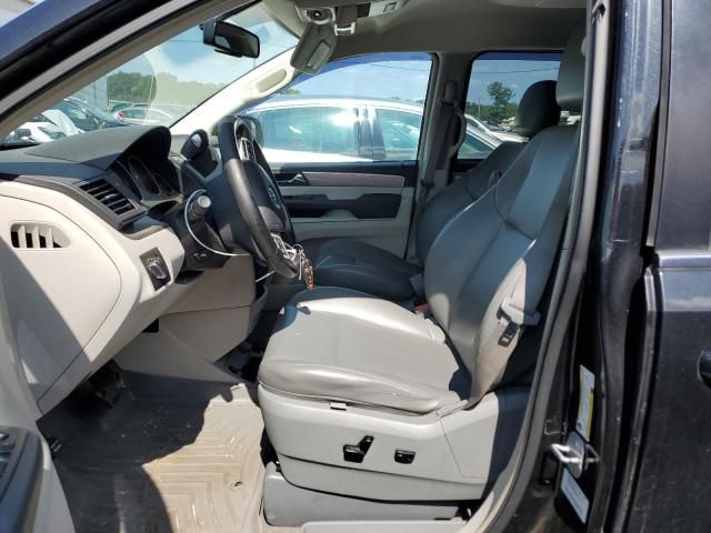 2012 Volkswagen Routan SE