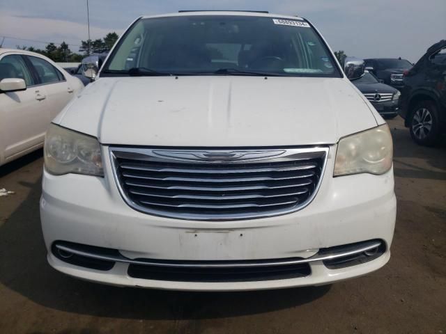 2014 Chrysler Town & Country Touring L