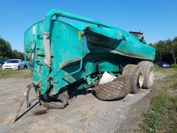 Salvage trucks for sale at Montreal Est, QC auction: 2006 Hxvy EL488D8800