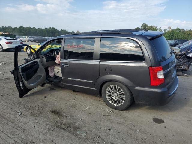 2015 Chrysler Town & Country Touring L