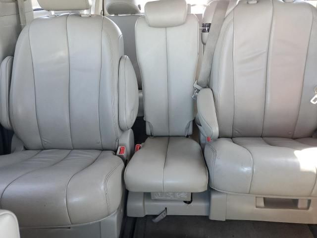 2013 Toyota Sienna XLE