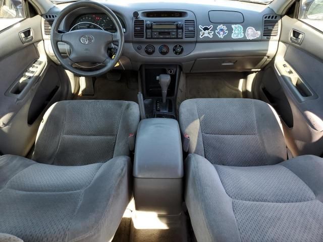 2004 Toyota Camry LE