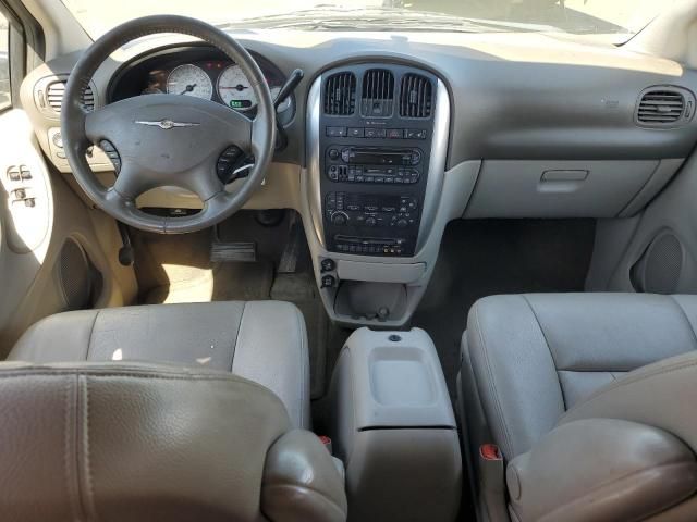 2005 Chrysler Town & Country Touring