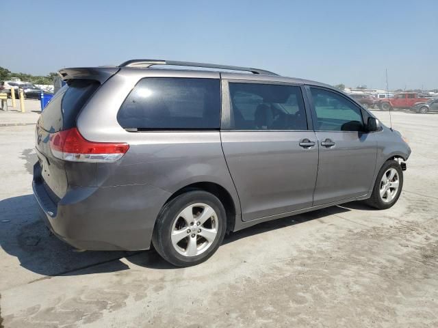 2014 Toyota Sienna LE