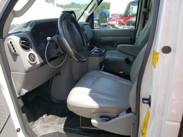 2019 Ford Econoline E350 Super Duty Cutaway Van