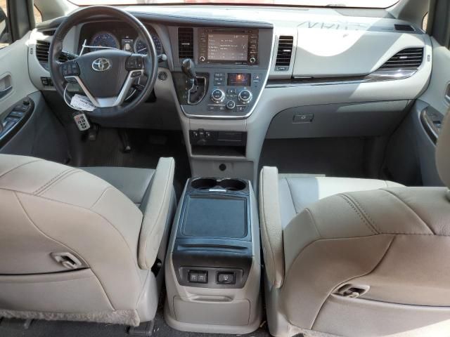 2019 Toyota Sienna XLE