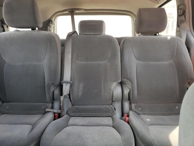 2005 Toyota Sienna CE