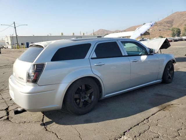 2005 Dodge Magnum SE