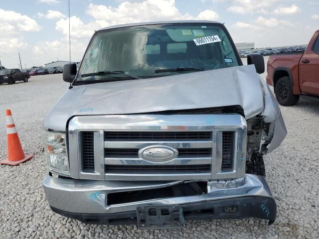 2014 Ford Econoline E350 Super Duty Wagon