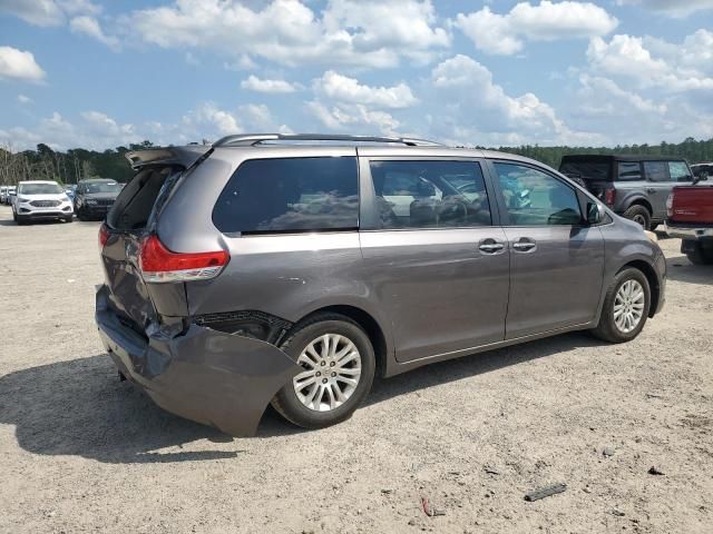 2013 Toyota Sienna XLE