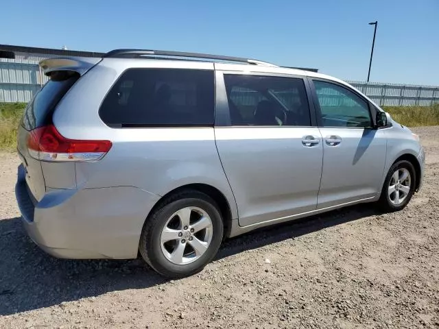 2014 Toyota Sienna LE