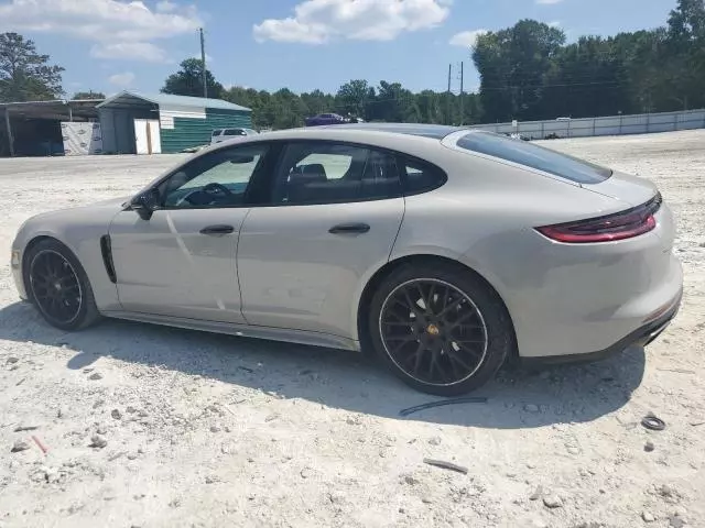 2018 Porsche Panamera 4