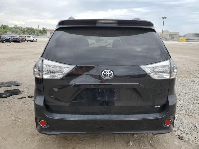 2015 Toyota Sienna Sport