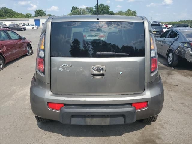 2010 KIA Soul +