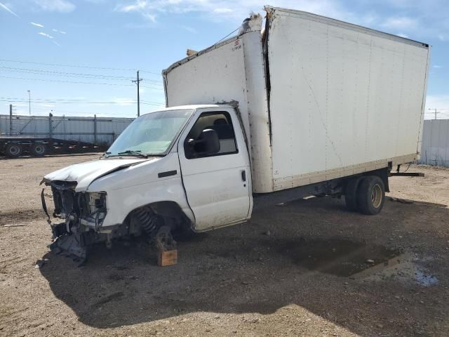 2018 Ford Econoline E450 Super Duty Cutaway Van