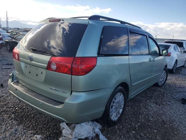 2010 Toyota Sienna XLE