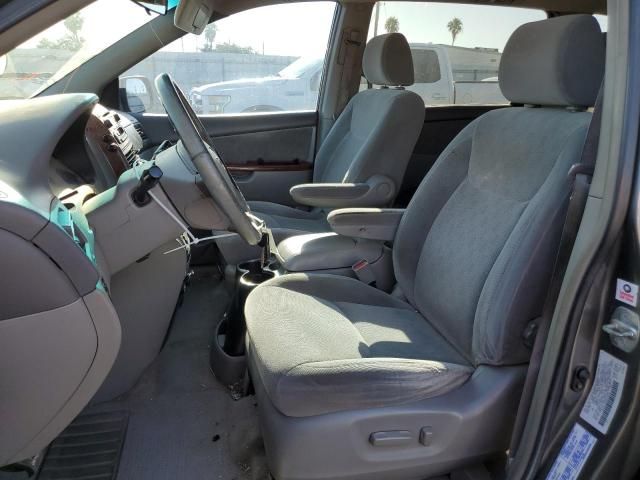 2004 Toyota Sienna XLE