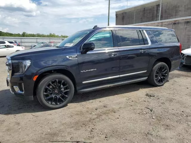 2022 GMC Yukon XL K1500 SLT