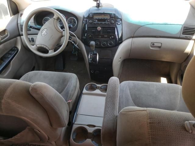 2005 Toyota Sienna CE