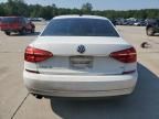 2016 Volkswagen Passat SE