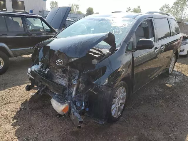 2014 Toyota Sienna XLE