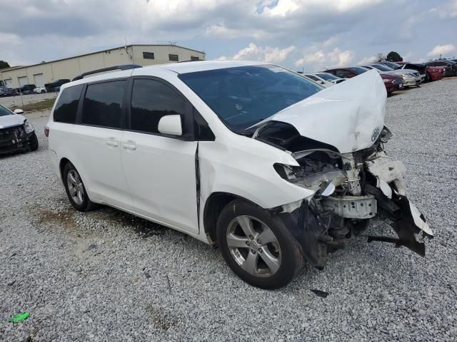 2017 Toyota Sienna LE