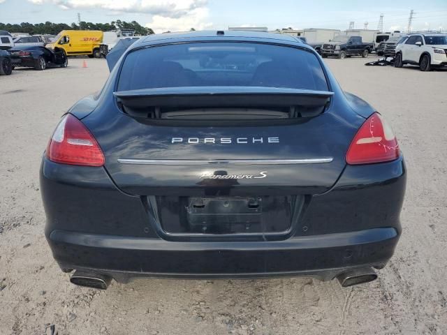 2011 Porsche Panamera 2