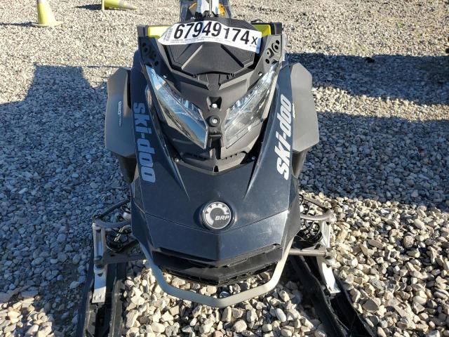 2017 Skidoo Snowmobile