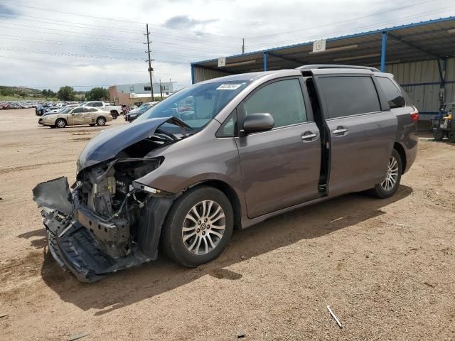 2019 Toyota Sienna XLE