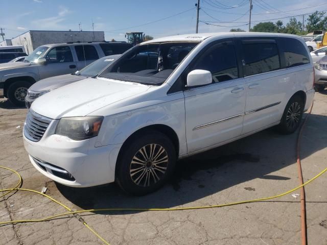 2014 Chrysler Town & Country S