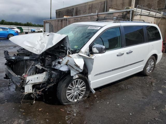 2014 Chrysler Town & Country Touring L