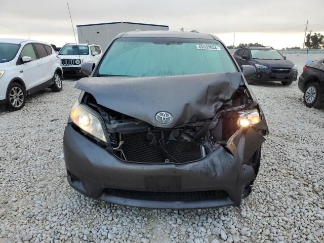 2013 Toyota Sienna LE