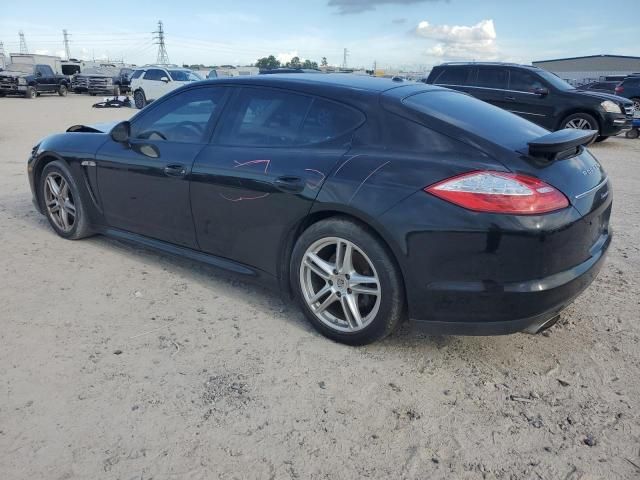 2011 Porsche Panamera 2