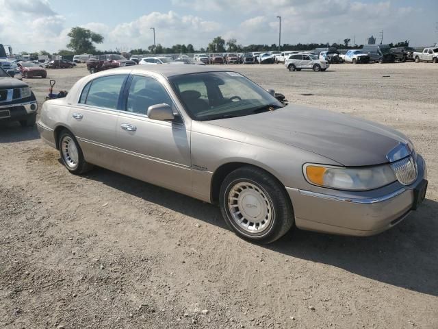 2000 Lincoln Town Car Executive