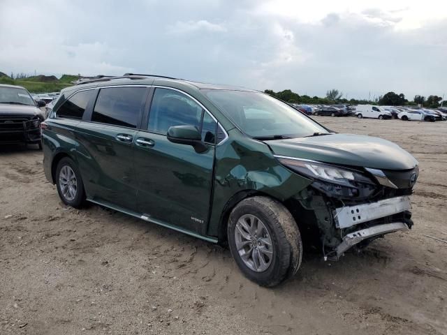 2021 Toyota Sienna XLE