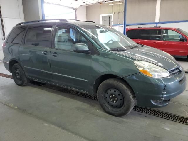 2004 Toyota Sienna XLE