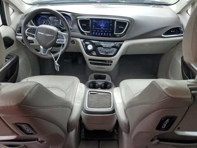 2017 Chrysler Pacifica Touring L Plus