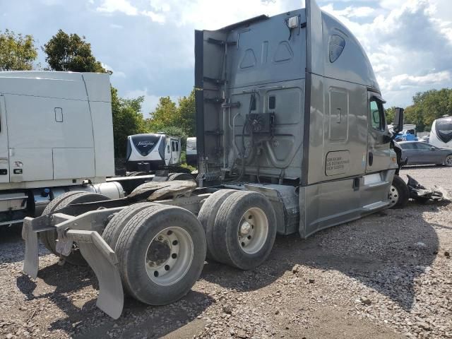 2015 Freightliner Cascadia 125