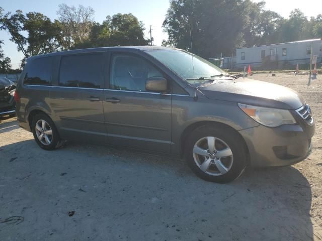 2010 Volkswagen Routan SE