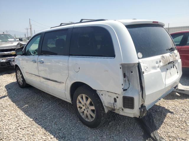 2016 Chrysler Town & Country Touring