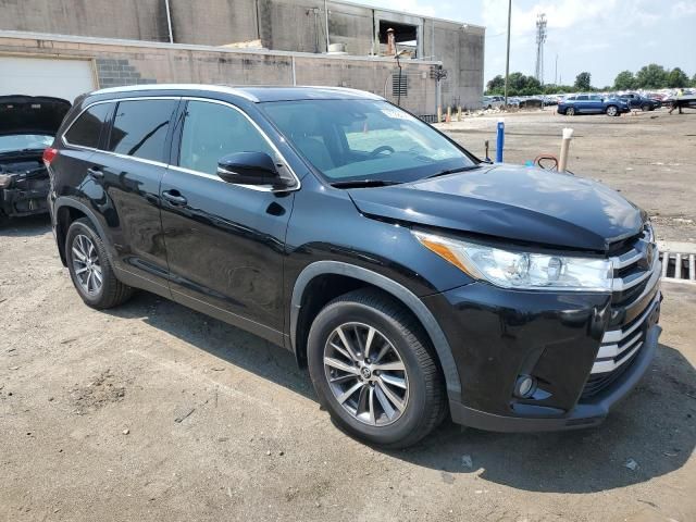 2019 Toyota Highlander SE