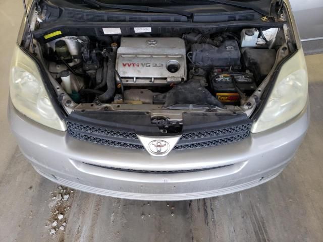 2004 Toyota Sienna XLE