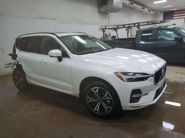 2022 Volvo XC60 B5 Momentum