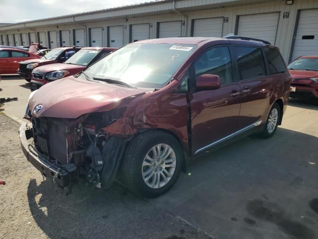 2017 Toyota Sienna XLE