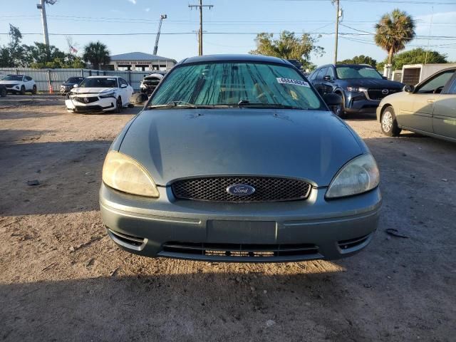 2005 Ford Taurus SE