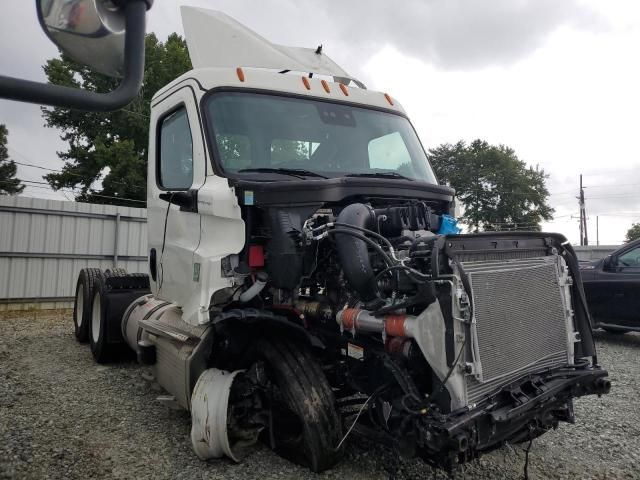 2023 Freightliner Cascadia 126