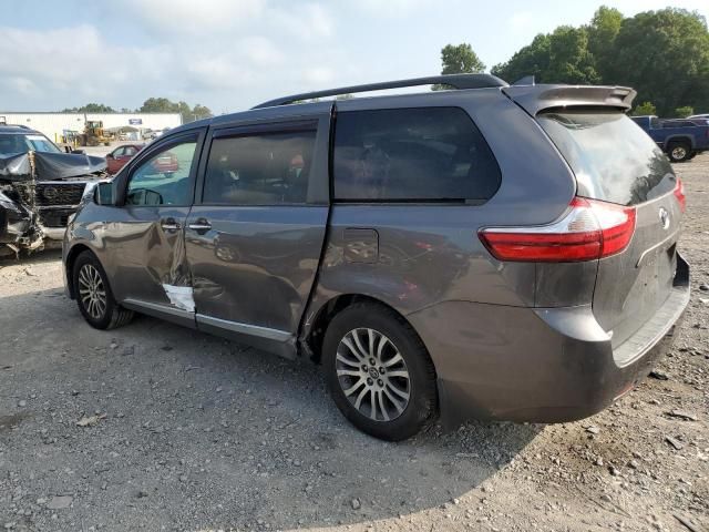 2018 Toyota Sienna XLE